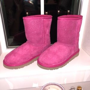NWOT GIRLS UGG SIZE 1